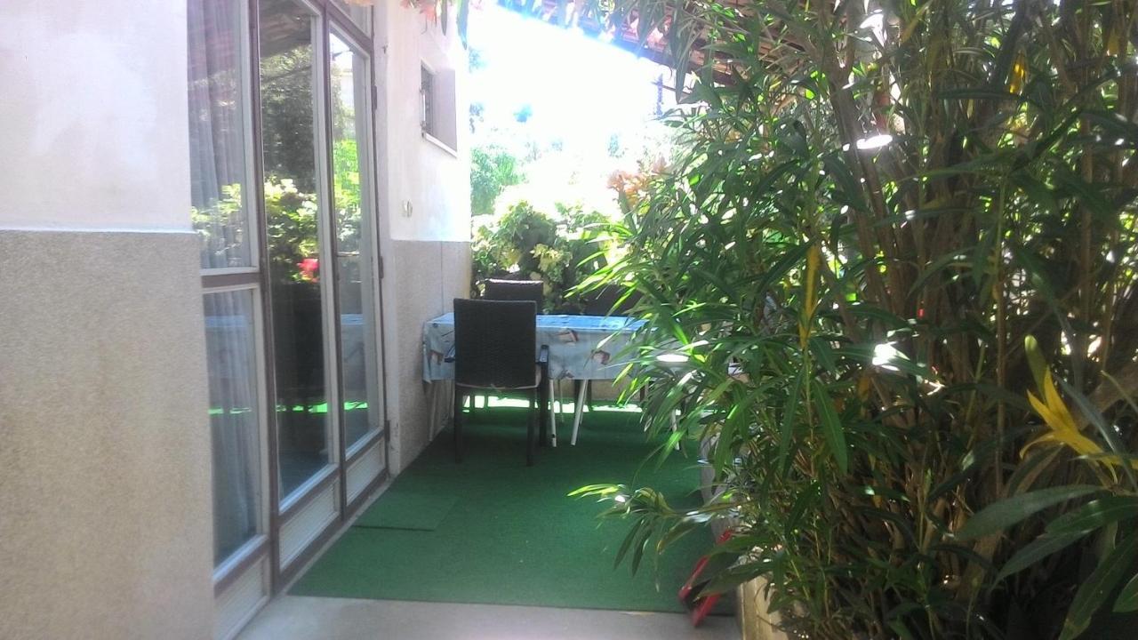 Apartments Prisnac Pakoštane Exterior foto