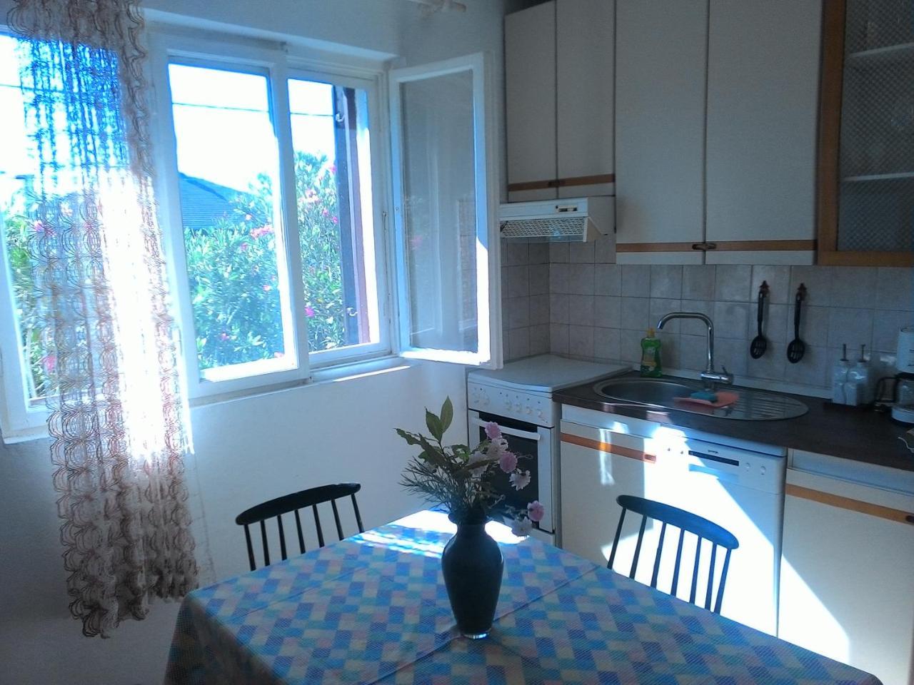 Apartments Prisnac Pakoštane Exterior foto